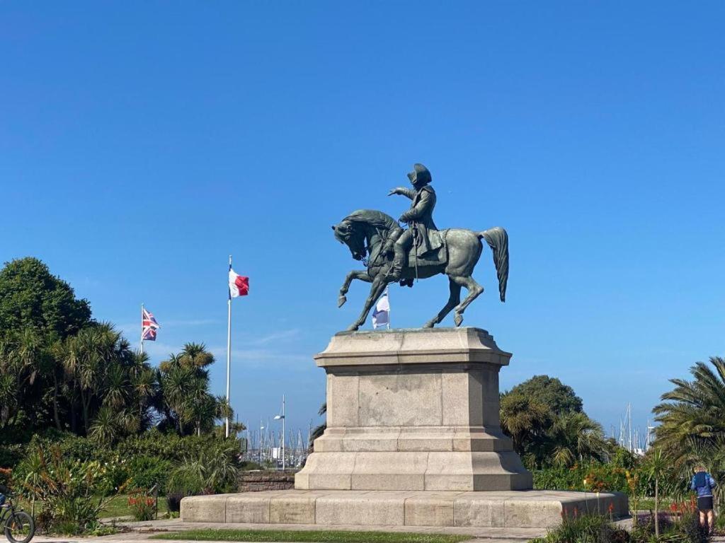 Le Hublot - Meuble Tourisme Classe 3 Etoiles Cherbourg-en-Cotentin Ngoại thất bức ảnh